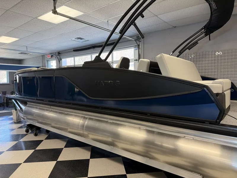 Slide: The Image of Harris Sunliner 230 SLE 2026 - 1