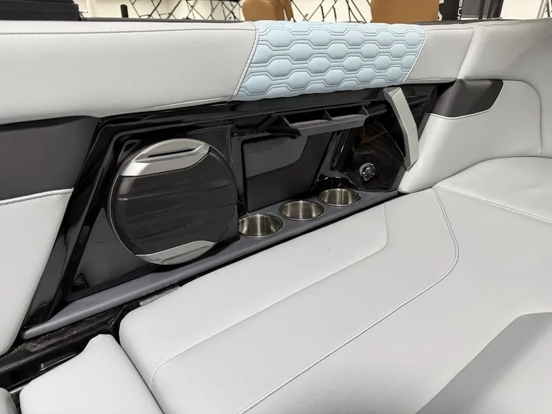 Slide: The Image of MasterCraft XT24 2026 - 21