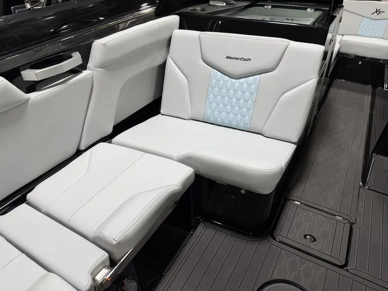Slide: The Image of MasterCraft XT24 2026 - 35