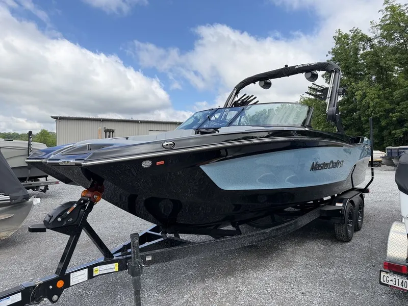 Slide: The Image of MasterCraft XT24 2026 - 2
