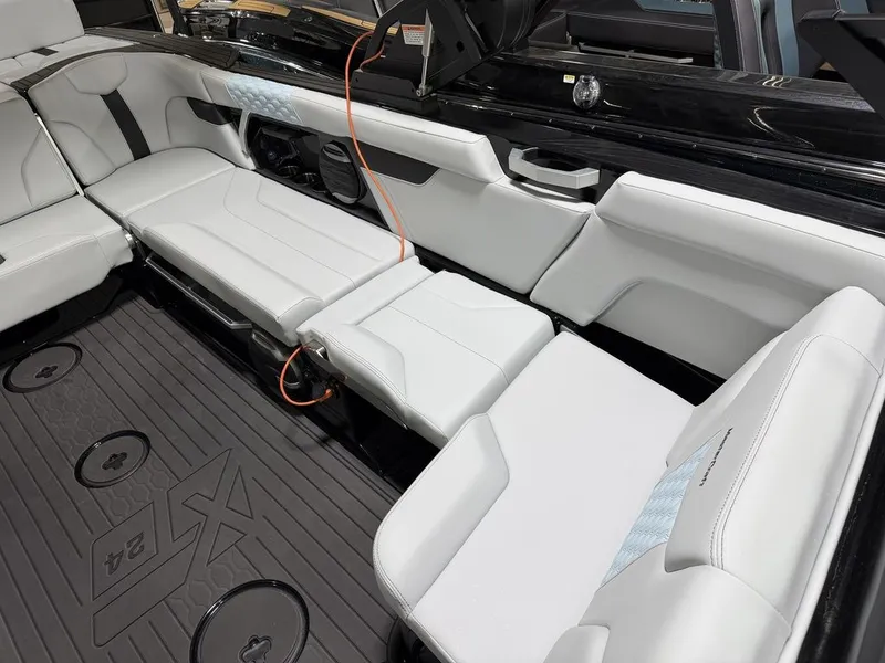 Slide: The Image of MasterCraft XT24 2026 - 33