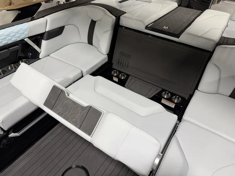 Slide: The Image of MasterCraft XT24 2026 - 24