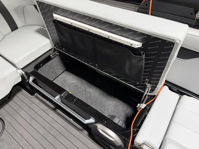Slide: The Image of MasterCraft XT24 2026 - 34
