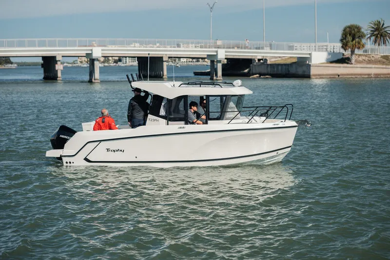 Slide: The Image of Bayliner T23 Pilothouse 2026 - 2