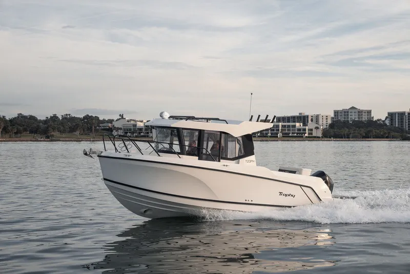 Slide: The Image of Bayliner T23 Pilothouse 2026 - 1