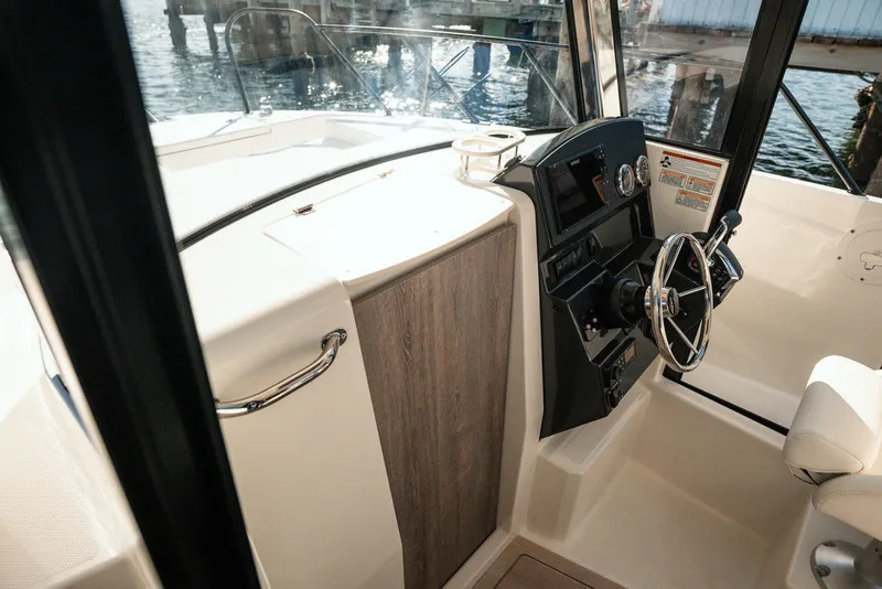 Slide: The Image of Bayliner T23 Pilothouse 2026 - 7