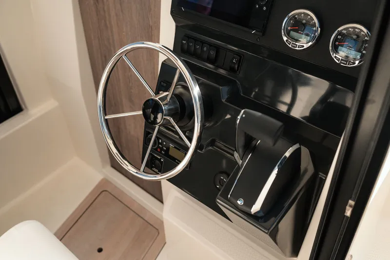 Slide: The Image of Bayliner T23 Pilothouse 2026 - 5
