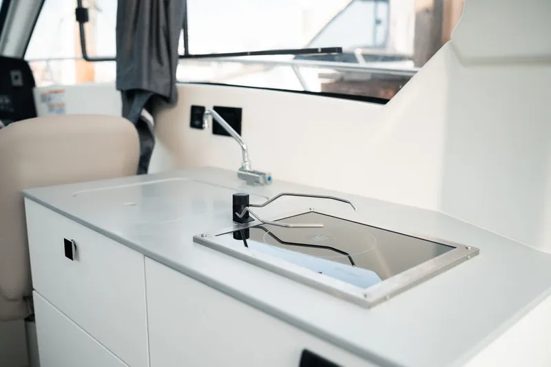 Slide: The Image of Bayliner T23 Pilothouse 2026 - 10
