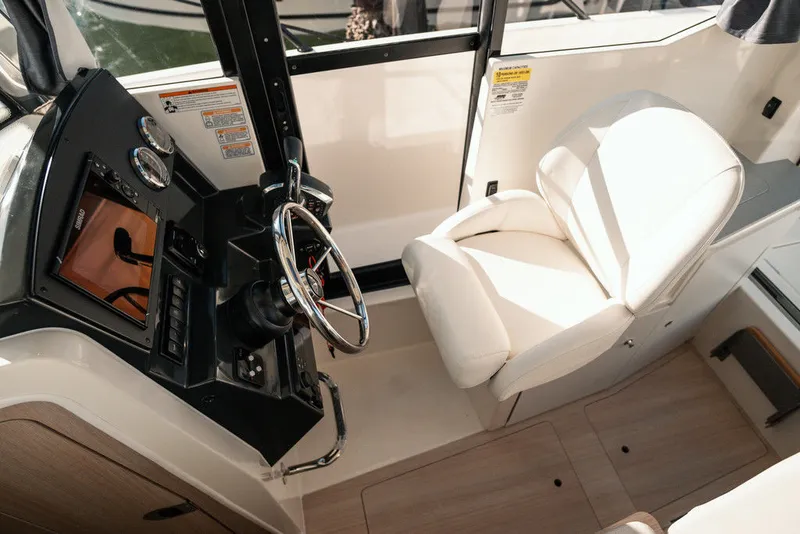 Slide: The Image of Bayliner T23 Pilothouse 2026 - 6