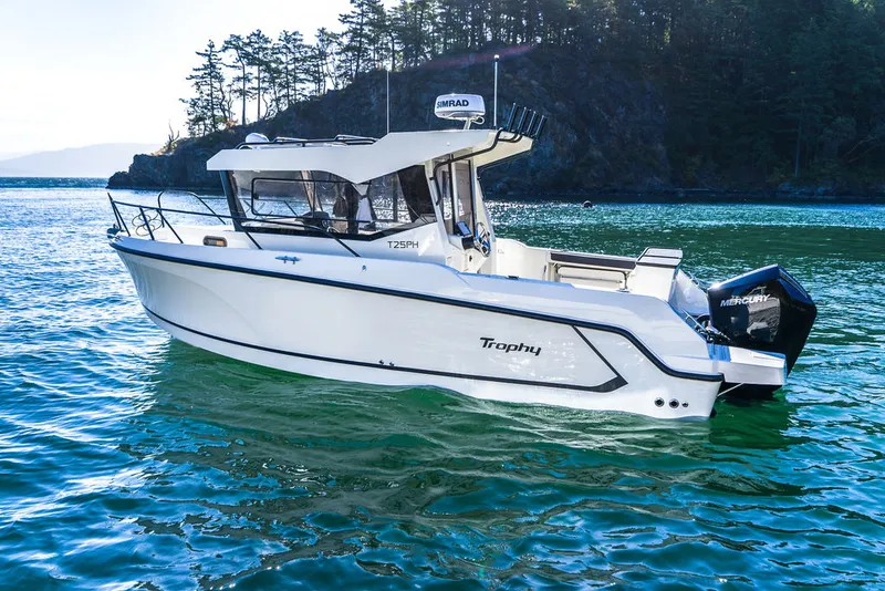 Slide: The Image of Bayliner T25 Pilothouse 2026 - 3