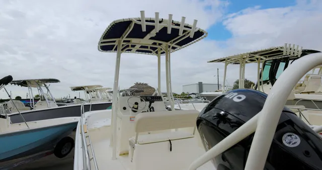 Slide: The Image of Boston Whaler 190 Montauk 2026 - 3