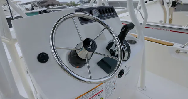 Slide: The Image of Boston Whaler 190 Montauk 2026 - 11