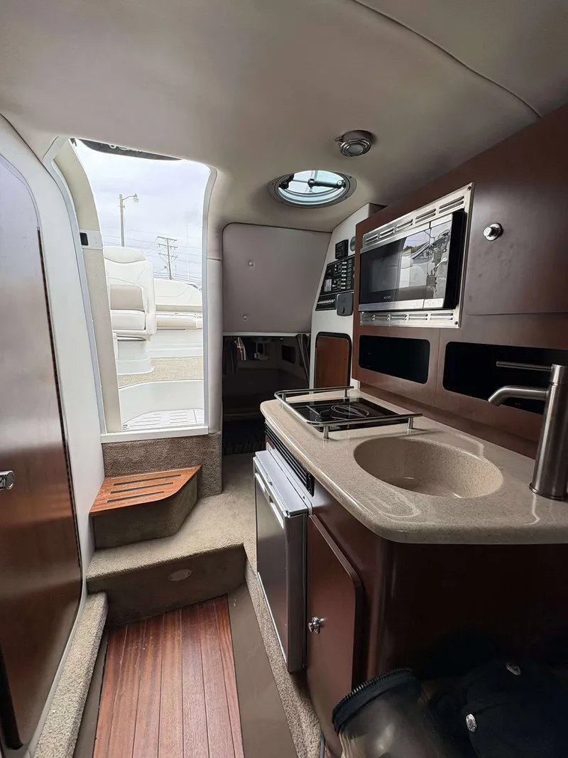 Slide: The Image of Crownline Boats 264CR 2018 - 6
