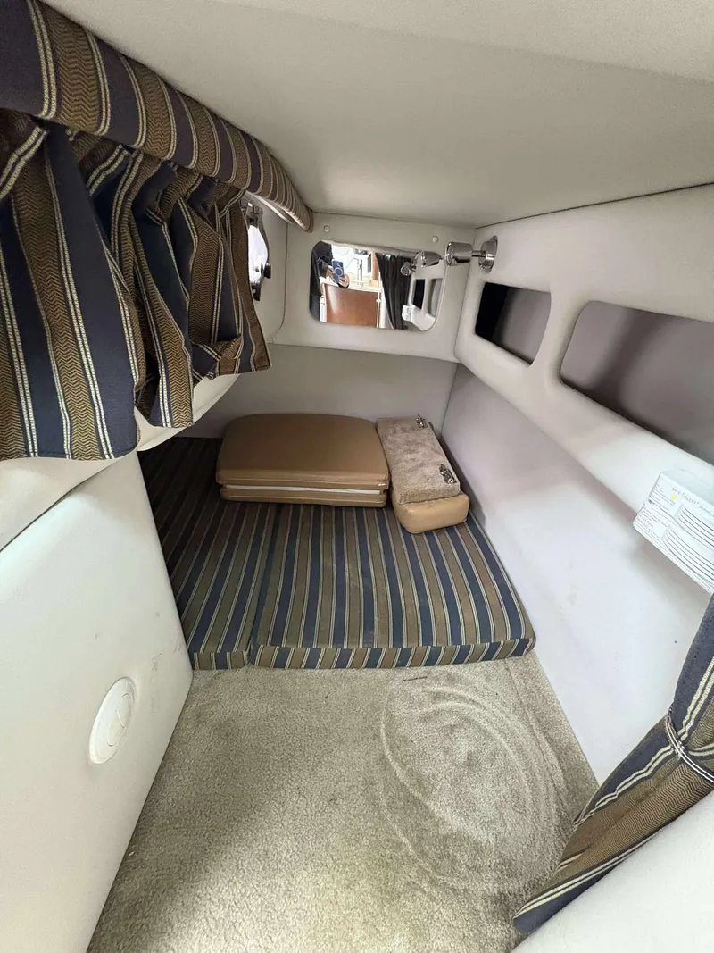 Slide: The Image of Crownline Boats 264CR 2018 - 21