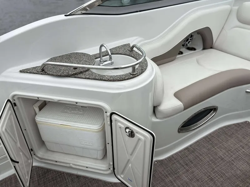 Slide: The Image of Crownline Boats 264CR 2018 - 13