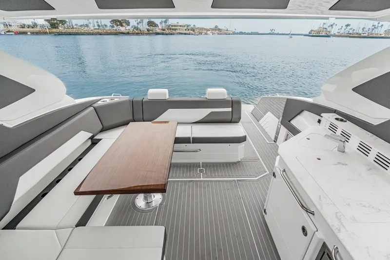 Slide: The Image of Cruisers 42 GLS 2022 - 24