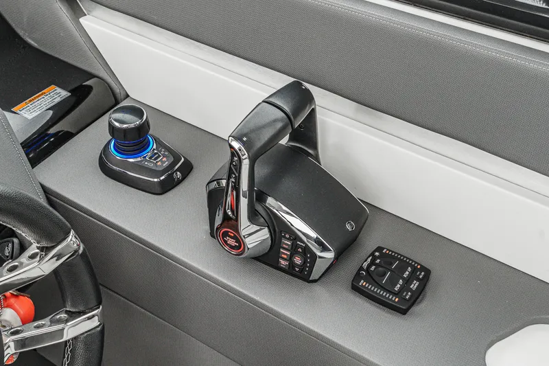 Slide: The Image of Cruisers 42 GLS 2022 - 37