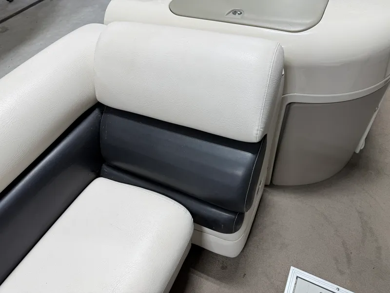 Slide: The Image of Premier 235 GRAND MAJESTIC 2009 - 14