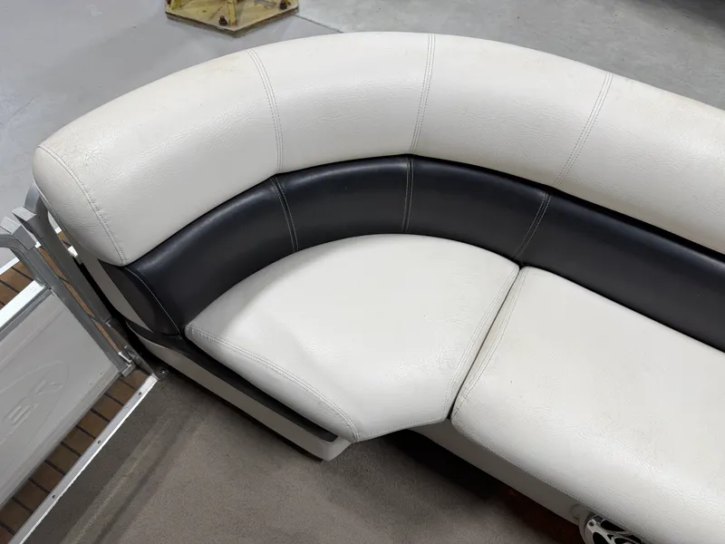 Slide: The Image of Premier 235 GRAND MAJESTIC 2009 - 9
