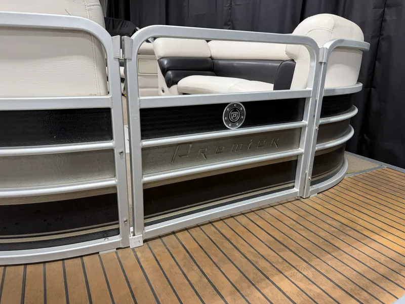 Slide: The Image of Premier 235 GRAND MAJESTIC 2009 - 7