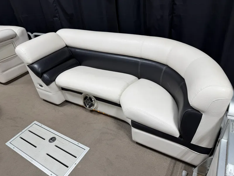 Slide: The Image of Premier 235 GRAND MAJESTIC 2009 - 16