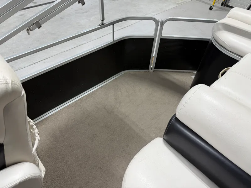 Slide: The Image of Premier 235 GRAND MAJESTIC 2009 - 19