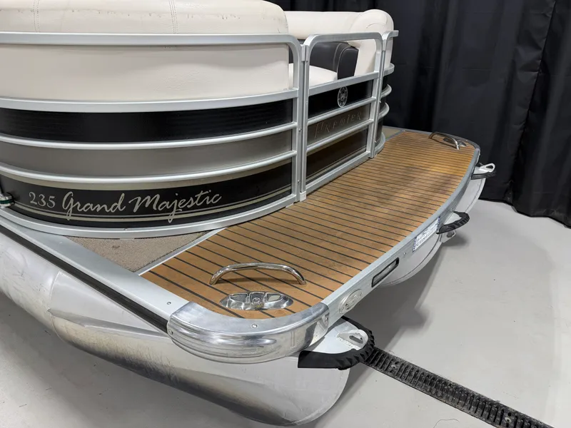 Slide: The Image of Premier 235 GRAND MAJESTIC 2009 - 6
