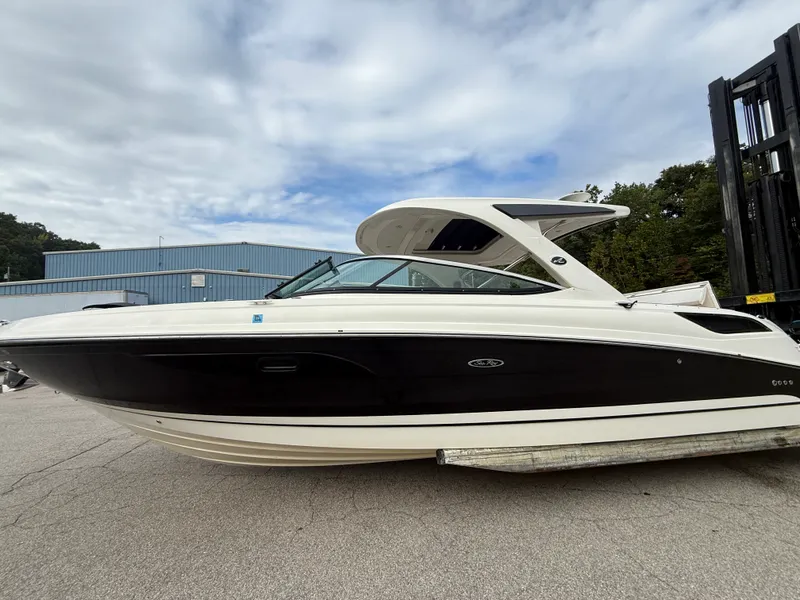 Slide: The Image of Sea Ray SLX 350 2017 - 3