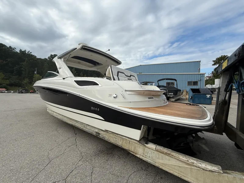 Slide: The Image of Sea Ray SLX 350 2017 - 1