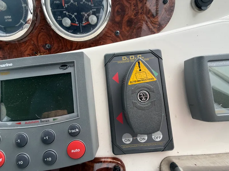 Slide: The Image of Meridian 368 MOTORYACHT 2005 - 20