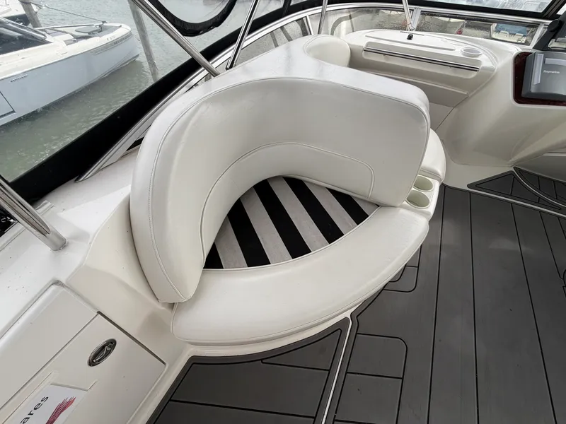 Slide: The Image of Meridian 368 MOTORYACHT 2005 - 14