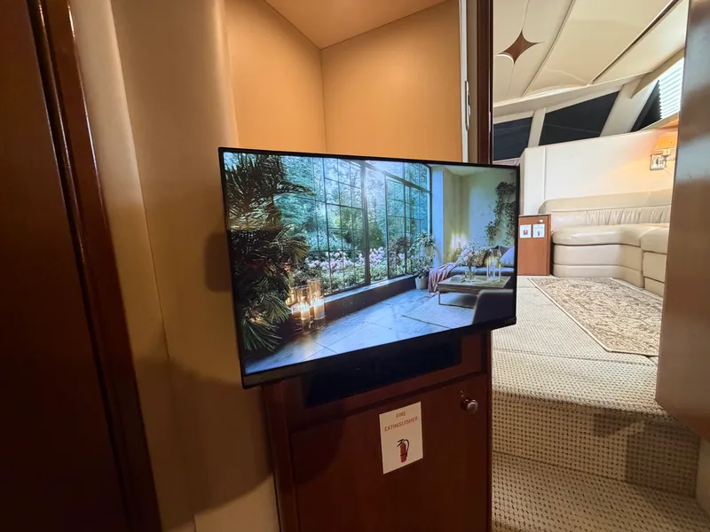 Slide: The Image of Meridian 368 MOTORYACHT 2005 - 41