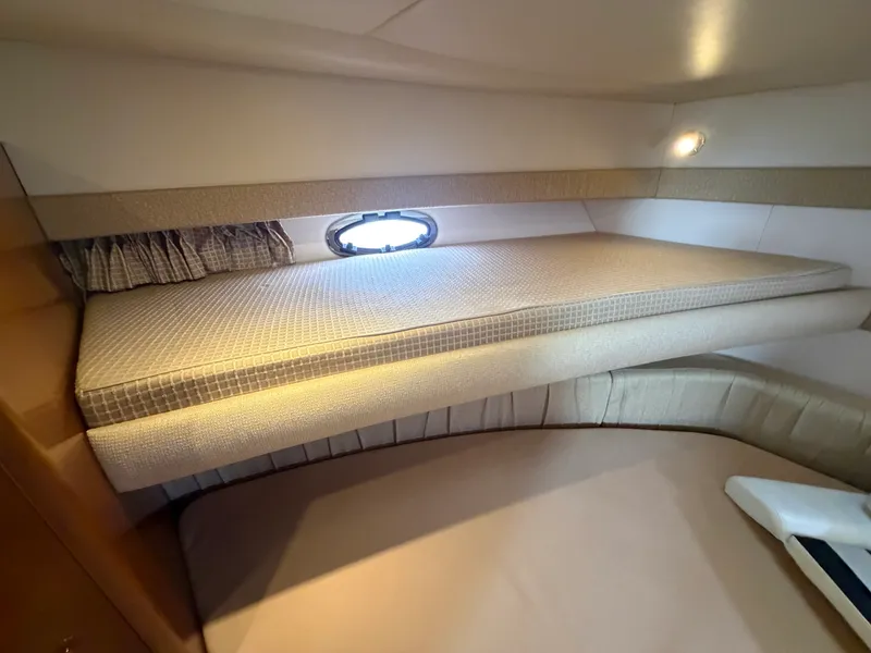 Slide: The Image of Meridian 368 MOTORYACHT 2005 - 35