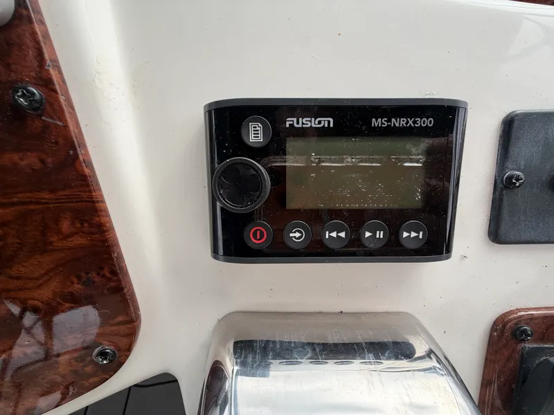 Slide: The Image of Meridian 368 MOTORYACHT 2005 - 19