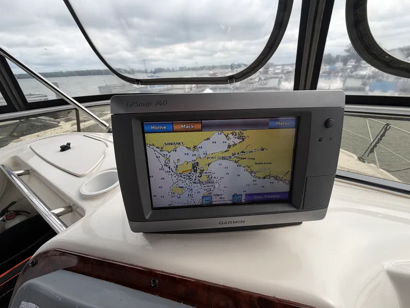 Slide: The Image of Meridian 368 MOTORYACHT 2005 - 18