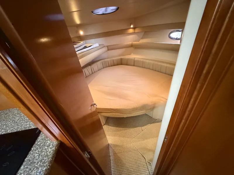 Slide: The Image of Meridian 368 MOTORYACHT 2005 - 33