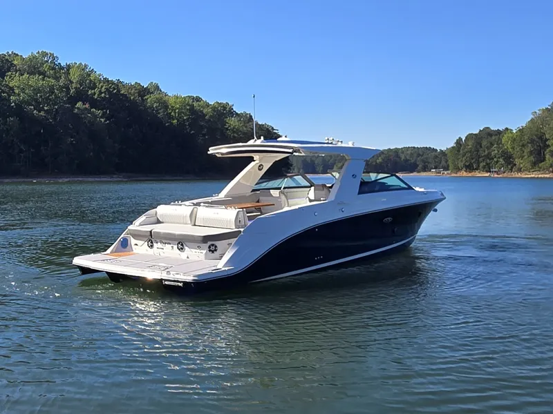 Slide: The Image of Sea Ray SLX 400 2020 - 15
