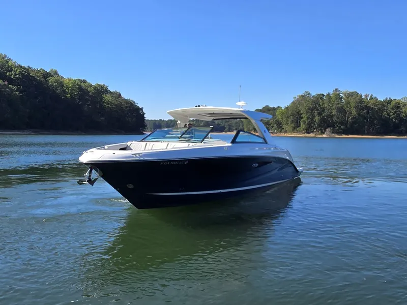 Slide: The Image of Sea Ray SLX 400 2020 - 22