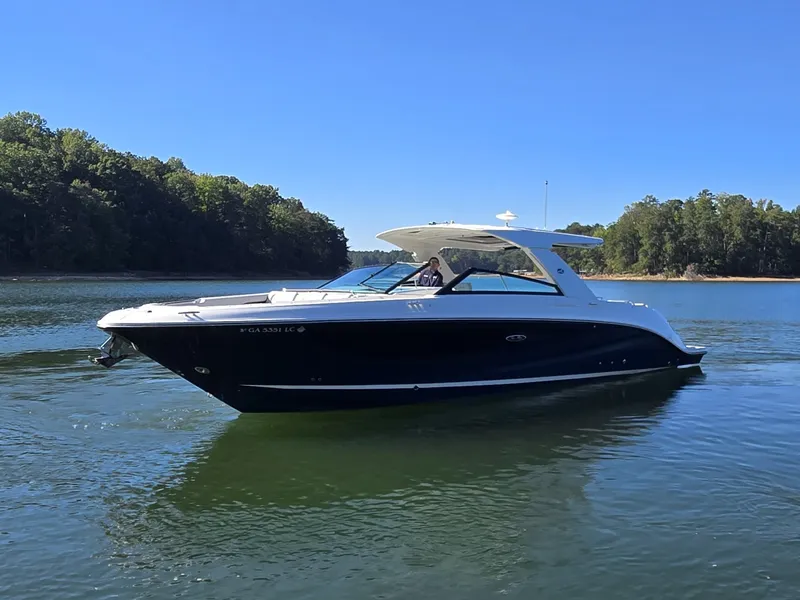 Slide: The Image of Sea Ray SLX 400 2020 - 4