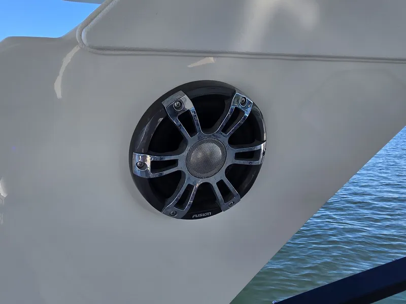 Slide: The Image of Sea Ray SLX 400 2020 - 70