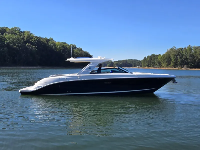Slide: The Image of Sea Ray SLX 400 2020 - 17