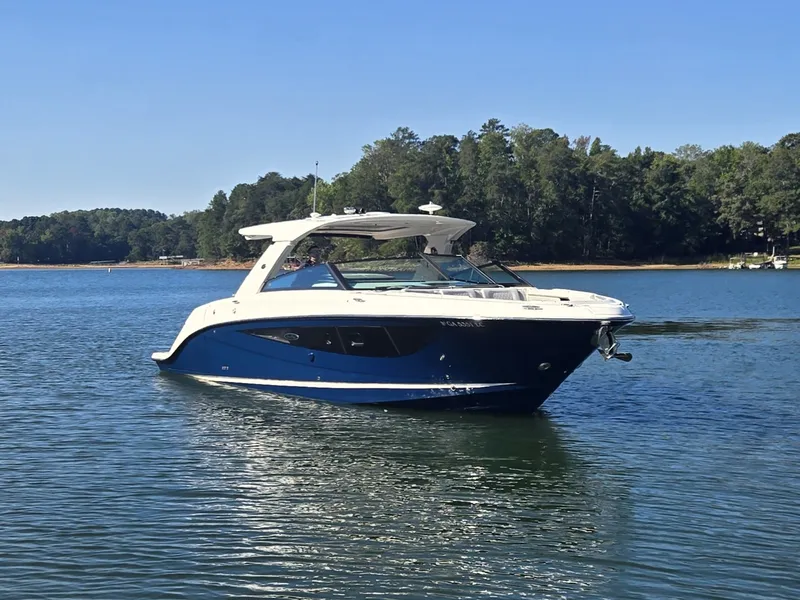 Slide: The Image of Sea Ray SLX 400 2020 - 1