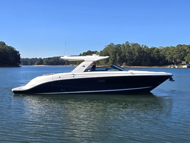 Slide: The Image of Sea Ray SLX 400 2020 - 19