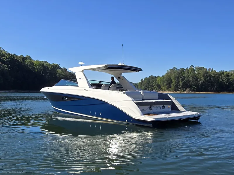 Slide: The Image of Sea Ray SLX 400 2020 - 12
