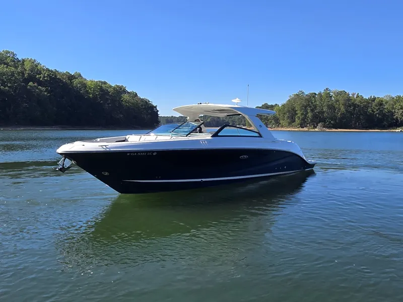 Slide: The Image of Sea Ray SLX 400 2020 - 3