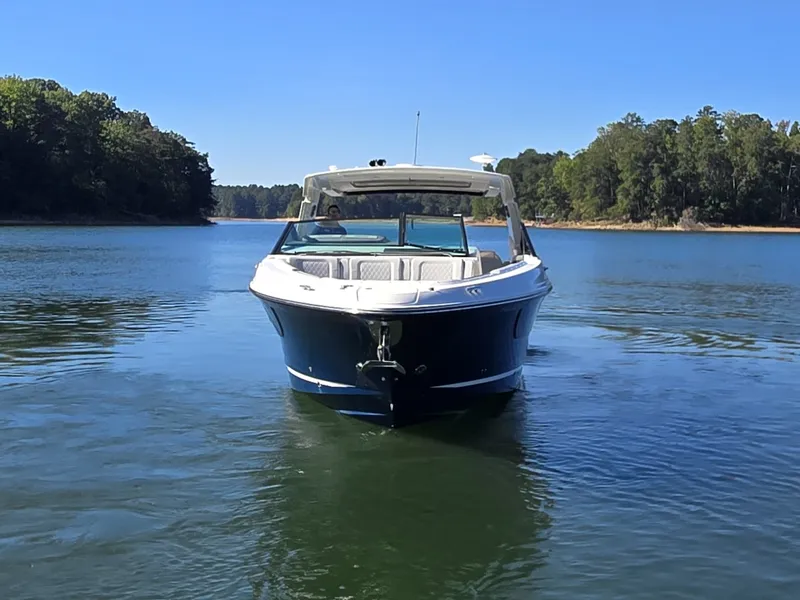 Slide: The Image of Sea Ray SLX 400 2020 - 21