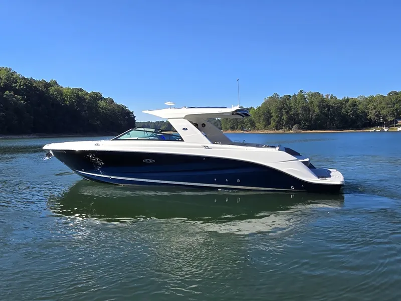 Slide: The Image of Sea Ray SLX 400 2020 - 6