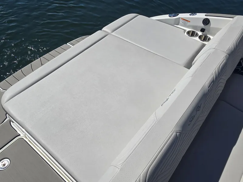 Slide: The Image of Sea Ray SDX 250 Surf 2027 - 12