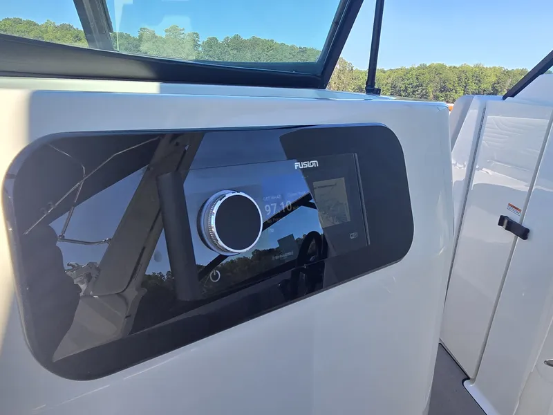 Slide: The Image of Sea Ray SDX 250 Surf 2027 - 32