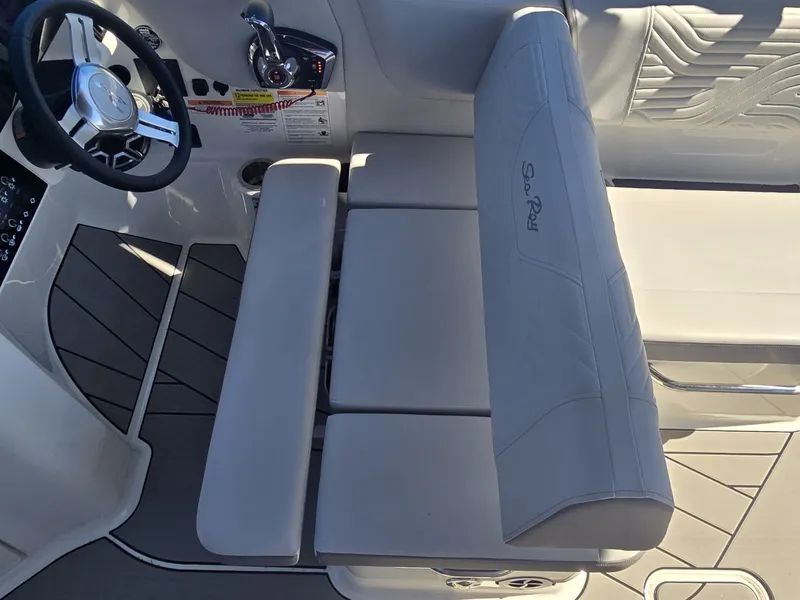 Slide: The Image of Sea Ray SDX 250 Surf 2027 - 19